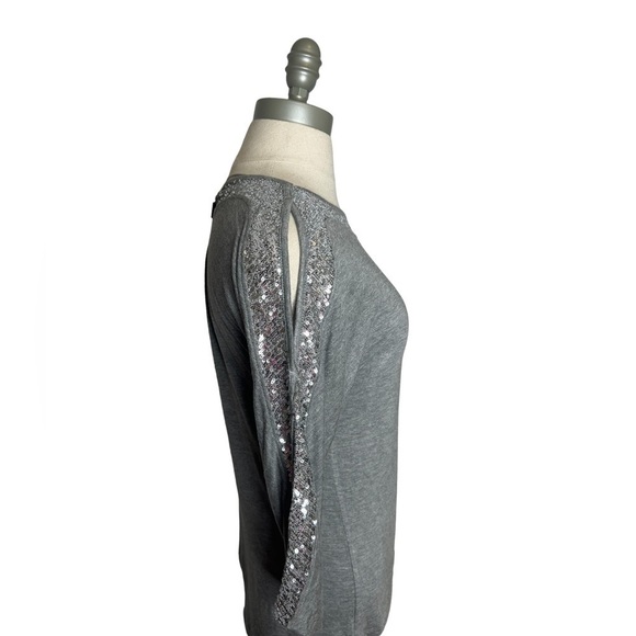 Cable & Gauge Gray Silver Sequin Blouse Dolman Open Slit Sleeve Size XS - Picture 8 of 14